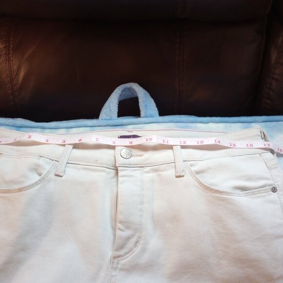 Never worn. Not Your Daughter's Jeans. Size 12 - Picture 5 of 8